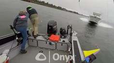 Zachránil ich skok cez palubu. Do rybára aj s posádkou vpálila rútiaca sa loď