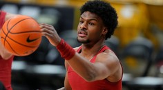 Podarí sa mu napodobniť slávneho otca? Syn LeBrona Jamesa sklamal fanúšikov