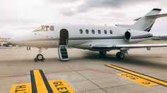 Vyložil si nohy a z Dubaja odletel poloprázdnym lietadlom. Muž pobúril ľudí: „Nemal som výčitky svedomia,“ tvrdí