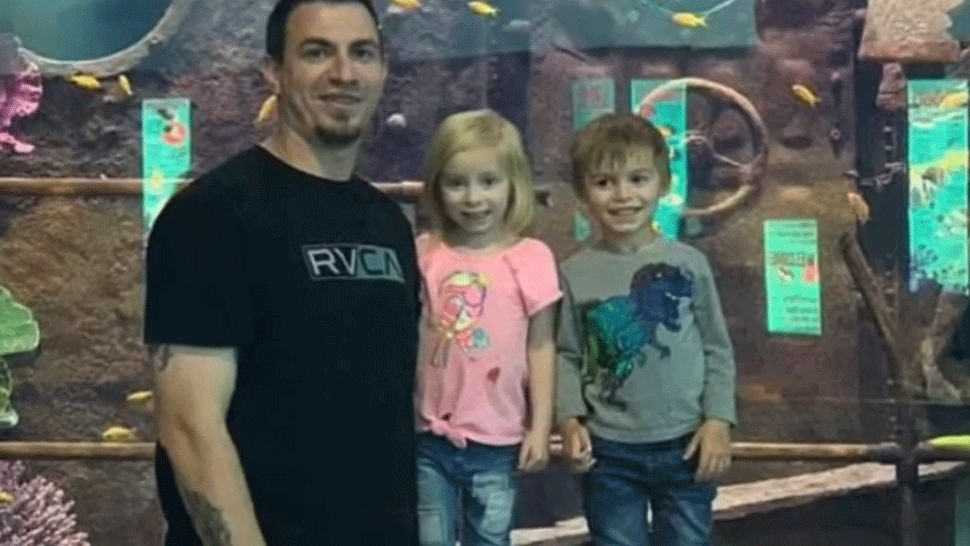 Nečakaný zvrat v prípade mŕtvych detí v aute. Obvineného otca prepustili na slobodu