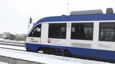 Dunajská strela. Medzi Komárnom a Bratislavou začal jazdiť nový železničný prepravca