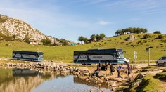V Španielsku havaroval autobus s turistami. Zrútil sa počas výletu z horskej cesty