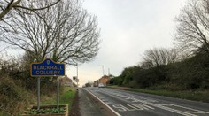 Záhada v anglickej dedine: V uliciach sa objavujú zväzky bankoviek