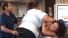 VIDEO: Facky aj päste! Ženy sa surovo pobili pre pohár sódy