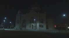 Slovenské pamiatky sa ponorili do tmy. Ochrancovia protestujú proti novému stavebnému zákonu