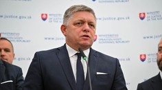 Atentát na premiéra na titulkách svetových denníkov. Mnohé poukazujú na jeho kritický stav