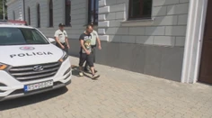 Muž (38) družke priložil na krk nôž. Dôvodom bola úplná banalita
