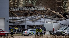 Podozriví zo založenia požiaru v Pardubiciach čelia obvineniu z terorizmu, jedna z osôb bola zadržaná na Slovensku