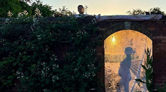 Z krásnej modelky je už mamina! Odhalili ju pri kočíkovaní