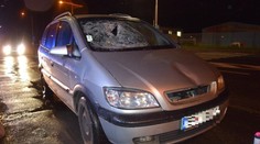 Pri dvoch nehodách na priechode sú dvaja ťažko zranení, medzi nimi aj 12-ročné dievča