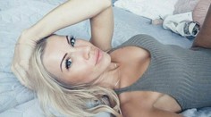 Poriadne horúca fotka v časoch epidémie: Exfarmárka v priesvitnom negližé!