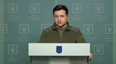 Zelenského ďalšia prosba západným spojencom: Dnes ráno bránime náš štát sami, najmocnejšie sily sveta to sledujú z diaľky
