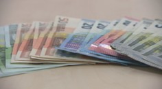 Dlh Slovenska opäť rastie. Vláda minula viac, ako nám vzala na daniach