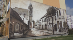 Z fasády na paneláku v Prievidzi urobil sprejer umelecké dielo