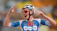 Taliansko si pripomenulo sté výročie prvého víťazstva. Bardet svoju poslednú Tour zahájil v žltom drese