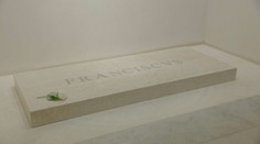 Pred rokom sa zhoršil stav pápeža Františka. Veriaci už vidia rozdiel medzi ním a jeho nástupcom