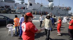 Za jediný deň v Stredozemnom mori zachránili viac ako 1550 migrantov