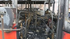 Zničil dva autobusy, no za mrežami ho vidieť nechcú. Pre vandala z Toporca žiadajú iný trest