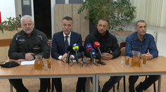 Útočník z gymnázia unikal polícii viac než hodinu. Podľa generálneho prokurátora nie je nepopísaným listom