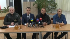 Útočník z gymnázia unikal polícii viac než hodinu. Podľa generálneho prokurátora nie je nepopísaným listom