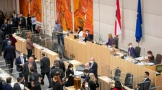 Rakúsky parlament dal zelenú zákonu o povinnom očkovaní proti COVID-u