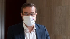 Epidemiológovia rozhodli: Hromadné podujatia nad tisíc ľudí budú znova zakázané