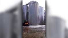 Milovníci vína zaplakali. Po výbuchu nádrže sa po chodníku valilo 30-tisíc litrov prosecca