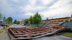 Rýchla letná búrka môže zničiť dom. Pozor, medzi poistením domácnosti a nehnuteľnosti je veľký rozdiel