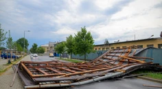 Rýchla letná búrka môže zničiť dom. Pozor, medzi poistením domácnosti a nehnuteľnosti je veľký rozdiel