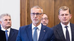 Nevieme dať poslancovi fúkať, tvrdí Raši. Pre novinárov sa nové pravidlá vraj nechystajú