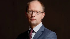 Jaceňuk ostáva ukrajinským premiérom