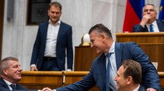 Roman Mikulec zostáva vo funkcii ministra vnútra, parlament ho neodvolal