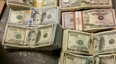 Muž našiel tašku plnú peňazí. Prekvapí vás jeho reakcia?