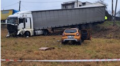 Tragická nehoda pri Prešove. Čelná zrážka kamiónu a auta si vyžiadala život vodiča