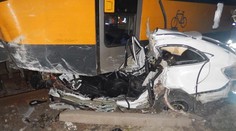 Veľké nešťastie na juhozápade Slovenska. Zrážka RegioJetu s autom mala tragické následky