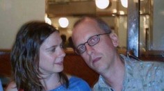 Poslal rodine SMS, že prežil útoky na letisku v Bruseli. O pár minút neskôr bol mŕtvy