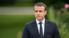 Emmanuel Macron je otvorený voči dialógu s Vladimirom Putinom, ak by to prispelo k trvalému mieru