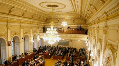 Anonym sa vyhrážal bombou parlamentu i Českej televízii, žiadnu nenašli