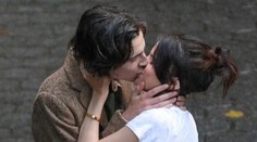 Selena Gomez sa bozkávala s neznámym mužom. Jej frajer The Weeknd to nebol