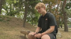 Študentovi Antonovi vyše pol roka neprišla výplata za brigádu. Zadržiava mu ju sprostredkovateľská agentúra