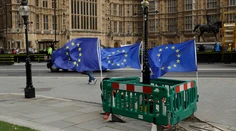 Zákon o brexite prekonal v parlamente prvú prekážku