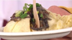 Fritovaná zemiaková guľôčka plnená kačacou pečeňou