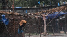 Najsilnejšia supercyklóna zasiahla Indiu a Bangladéš. Hlásia desiatky obetí a obrovské škody