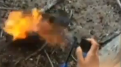 Otrasné! Zapálili nevinné zviera a ešte sa na tom zabávali