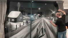 Inšpirácia na Vianoce: Talentovaný otecko mení okná na fantastické umelecké diela