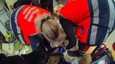 VIDEO: Hororová situácia v Košiciach. Po hádke s priateľom zostala žena s nožom v srdci