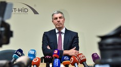 Béla Bugár sa ospravedlnil Slovákom za všetko, čím si museli posledný mesiac prejsť