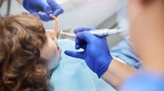 Chlapec zomrel po vytrhnutí zubu. Rodičia vysúdili odškodné