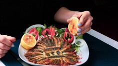 Mladú ženu smrteľne otrávil botulotoxín z rýb, zjedla ich v reštaurácii v Bordeaux. Otrávili sa aj ďalší