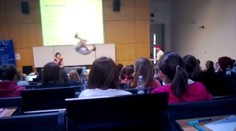 Drzí študenti bez hraníc. Pozrite si videá, čoho sú schopní a čo na to učitelia